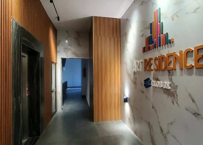 With Balconies 地拉那