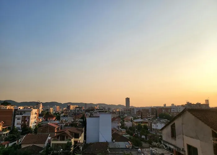 With Balconies Lägenhet